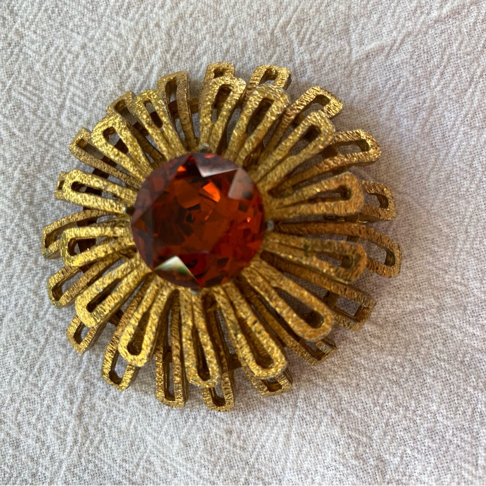 Vintage Capri Collection Gold Tone Starburst Brooch with Centre stone